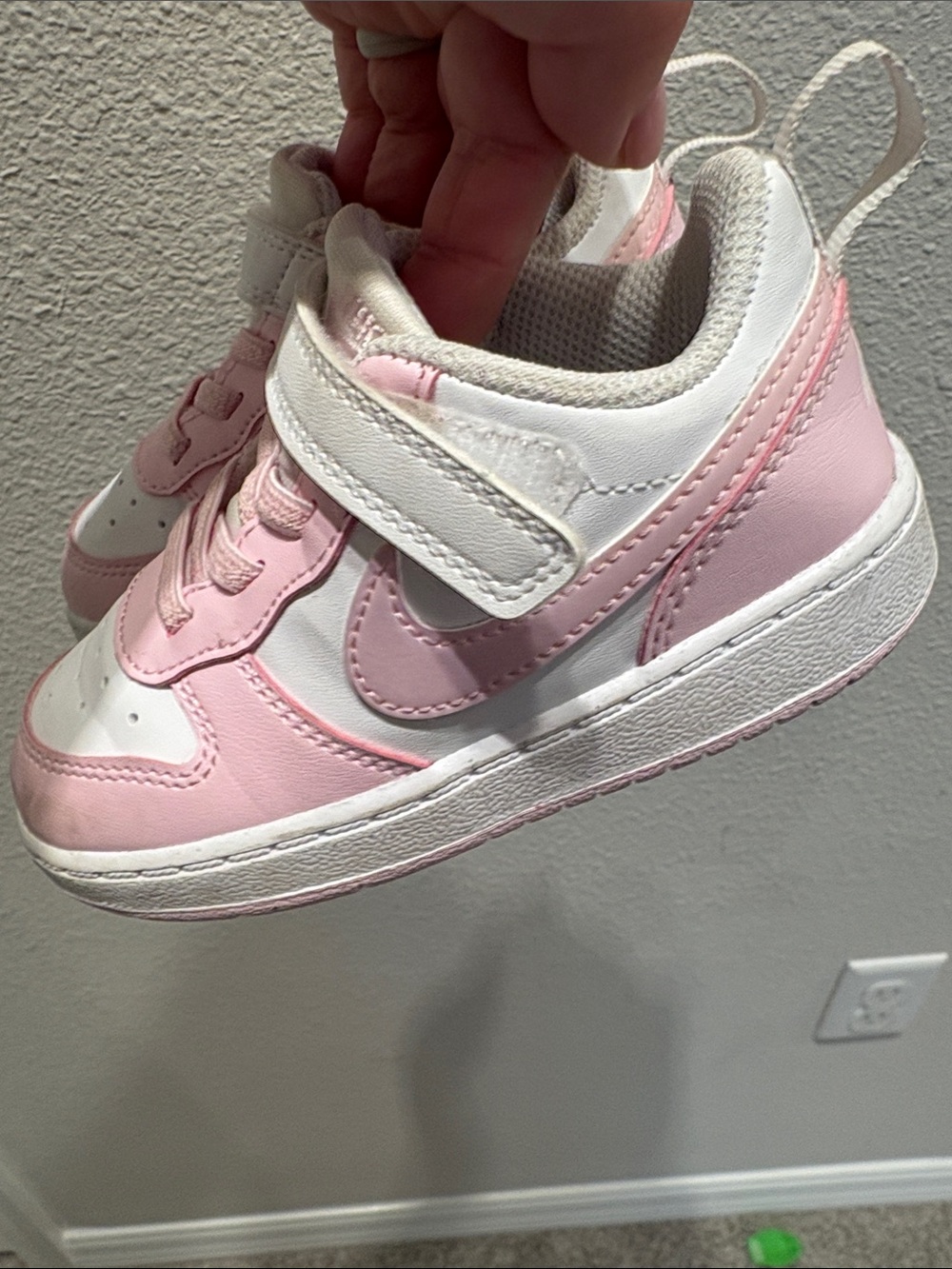 Nike toddler 8C Kids Pink and White Athletic Sneakers - Velcro Closure